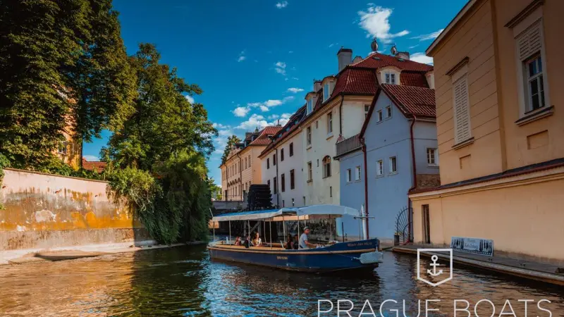 Loď Mistr Jan Hus č. 12