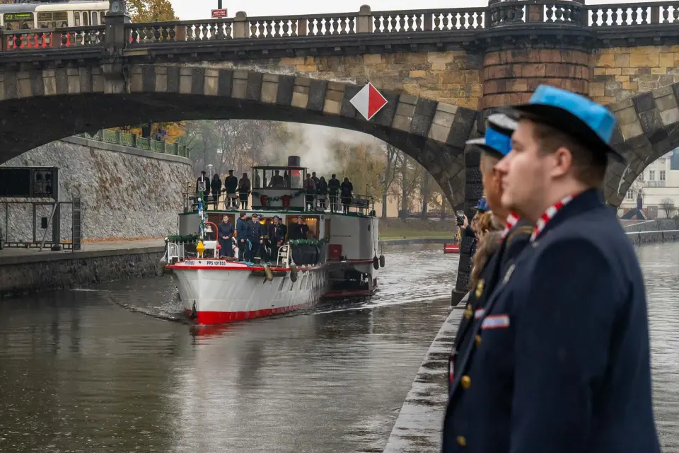 Tryzna za utonulé — fotografie 24