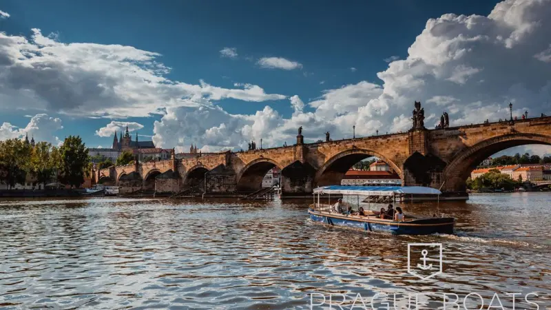 Loď Mistr Jan Hus č. 2