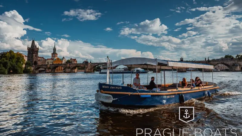 Loď Mistr Jan Hus č. 8