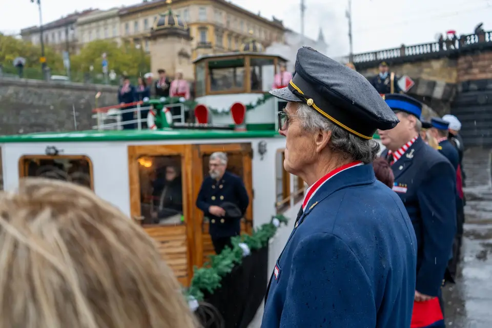 Tryzna za utonulé — fotografie 27